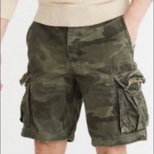 47. ABERCROMBIE & FITCH Mens Cargo Shorts